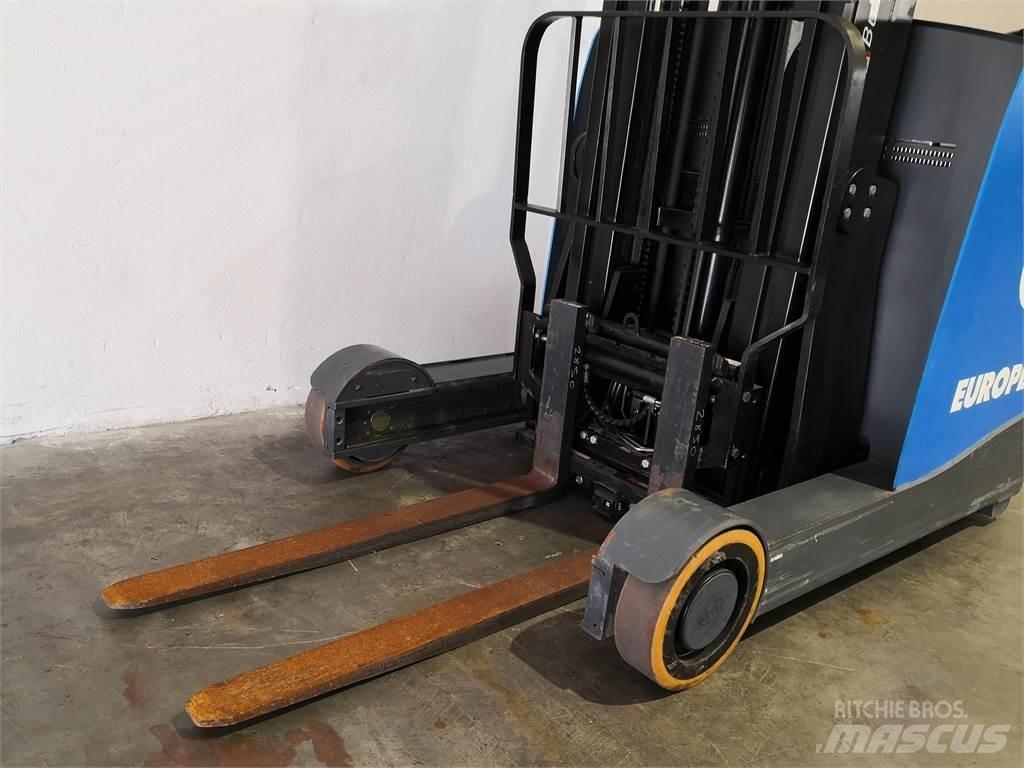  RTR16 Reach trucks