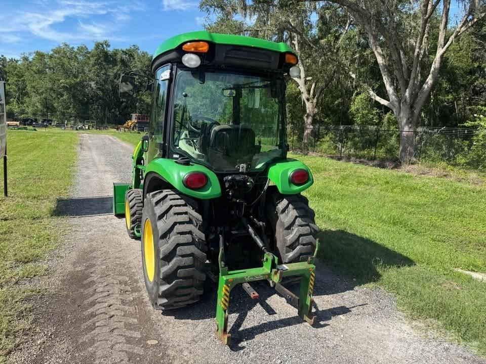John Deere 3520 Tractors