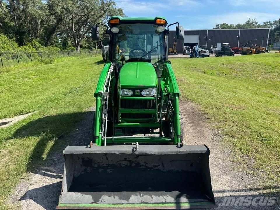 John Deere 3520 Tractors