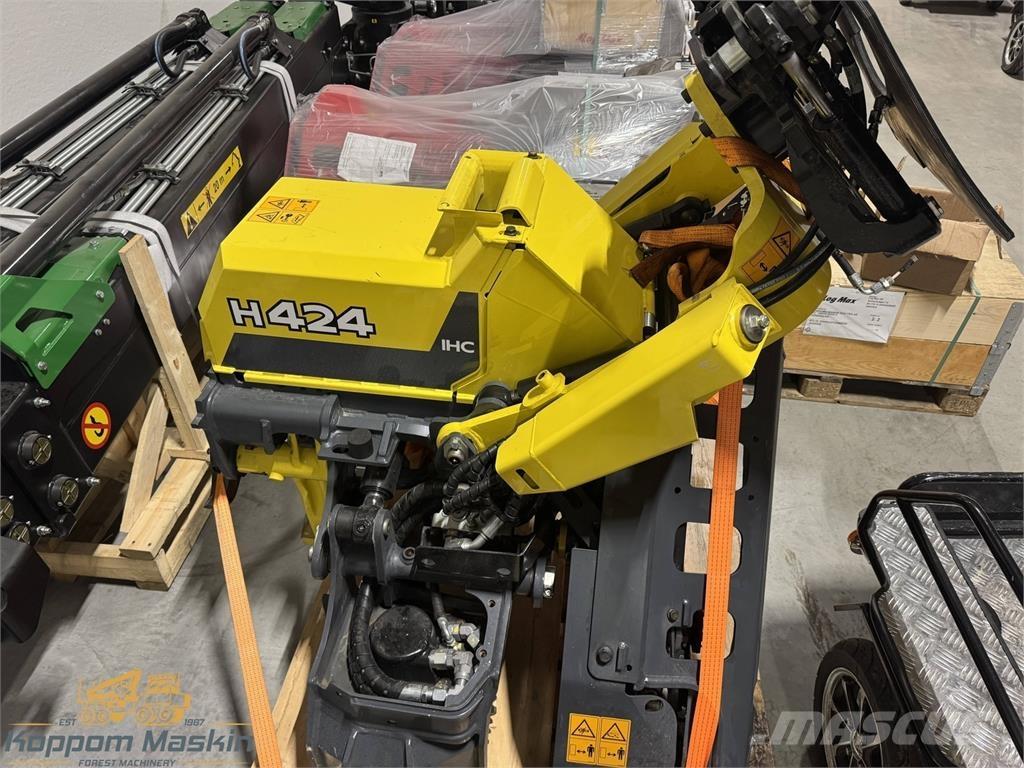 John Deere H424 Harvester heads