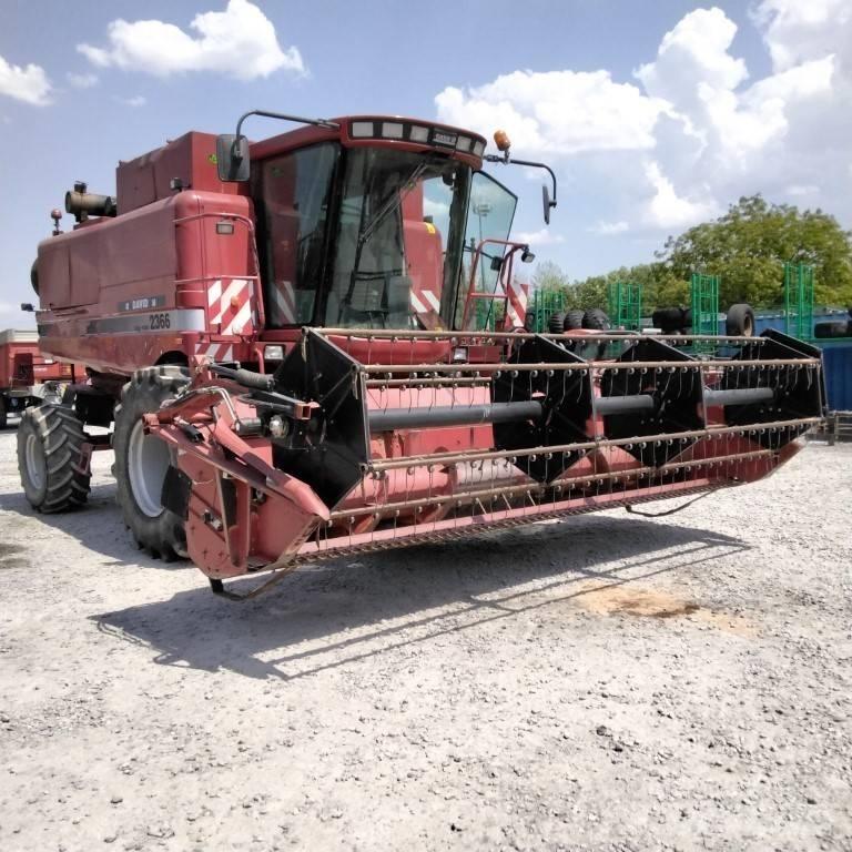 Case IH 2366E Combine harvesters