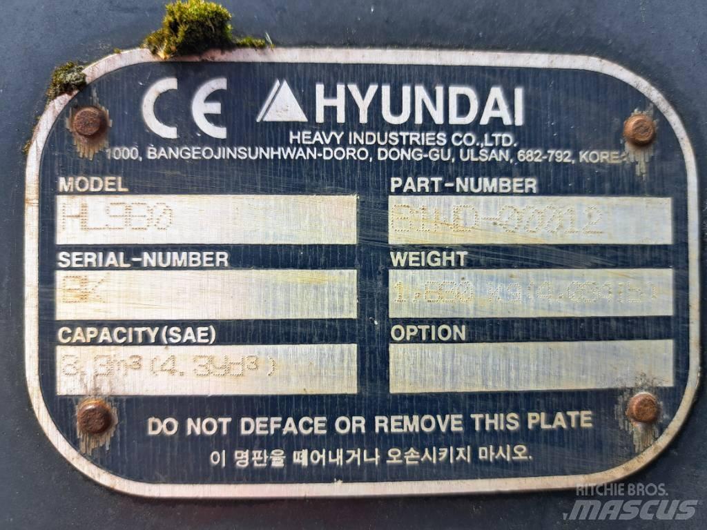 Hyundai HL980 Buckets