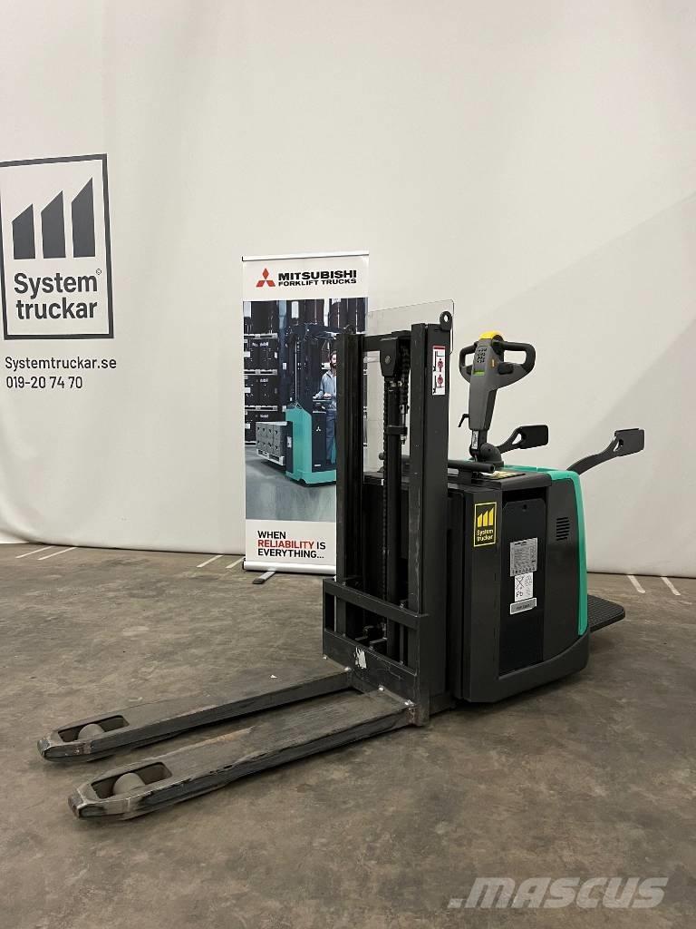 Mitsubishi PBV20PD Pedestrian stacker