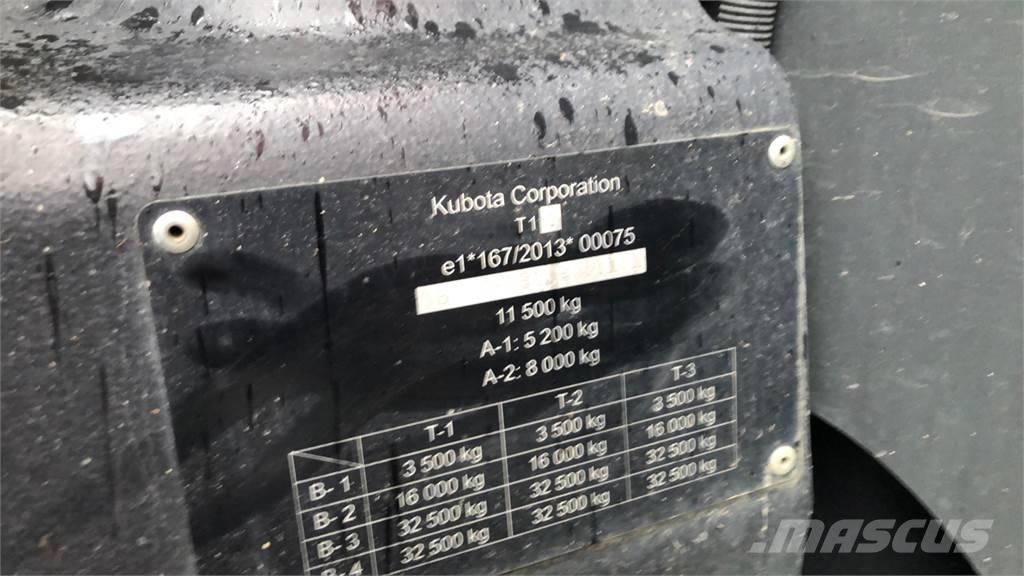 Kubota M7172 FL Tractors