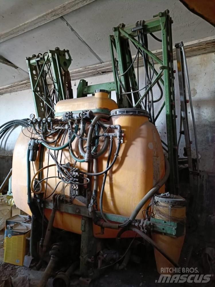 Amazone UF 1200 Mounted sprayers