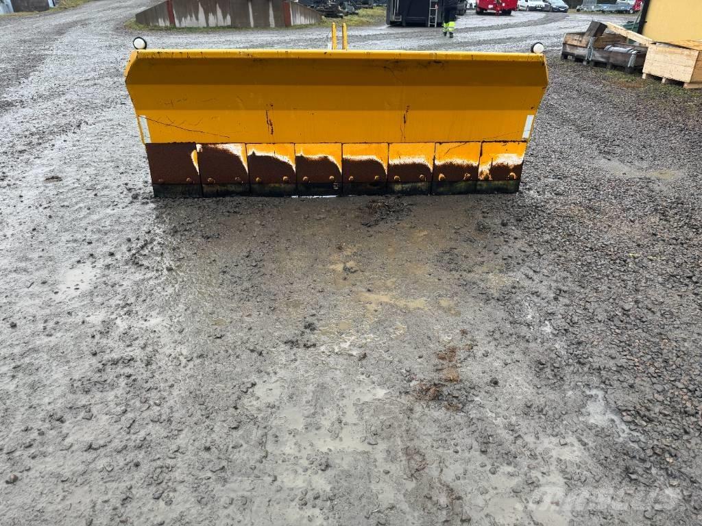 Snowline 2810 Snow blades and plows