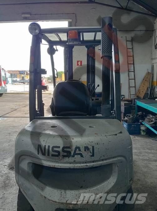 Nissan FGD02A30Q Reach trucks