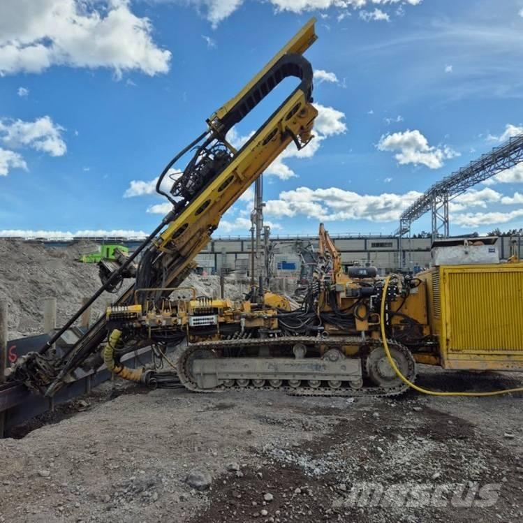 Klemm 805 Waterwell drill rigs