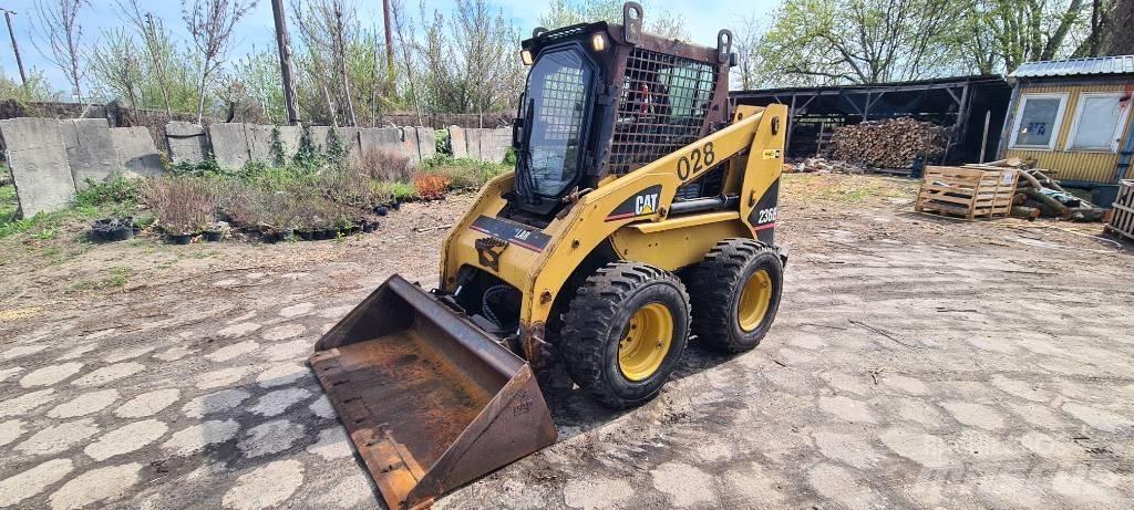 CAT 236 B Mini loaders