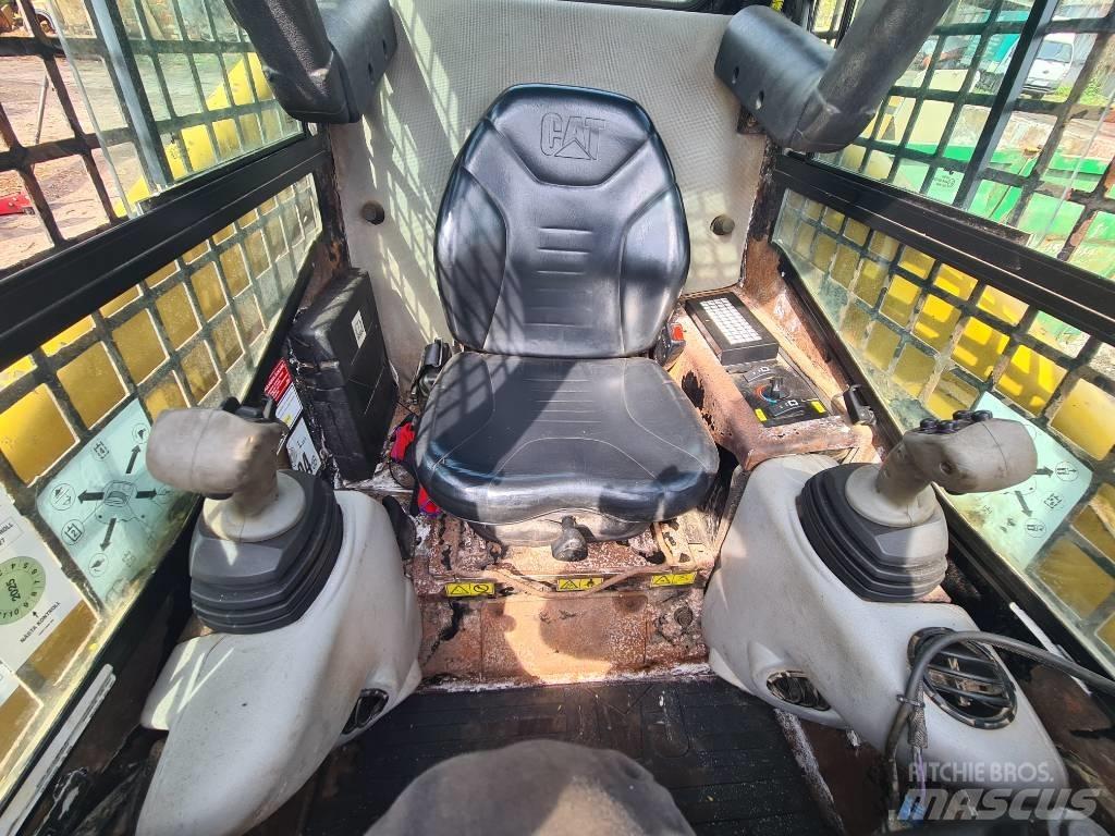 CAT 236 B Mini loaders