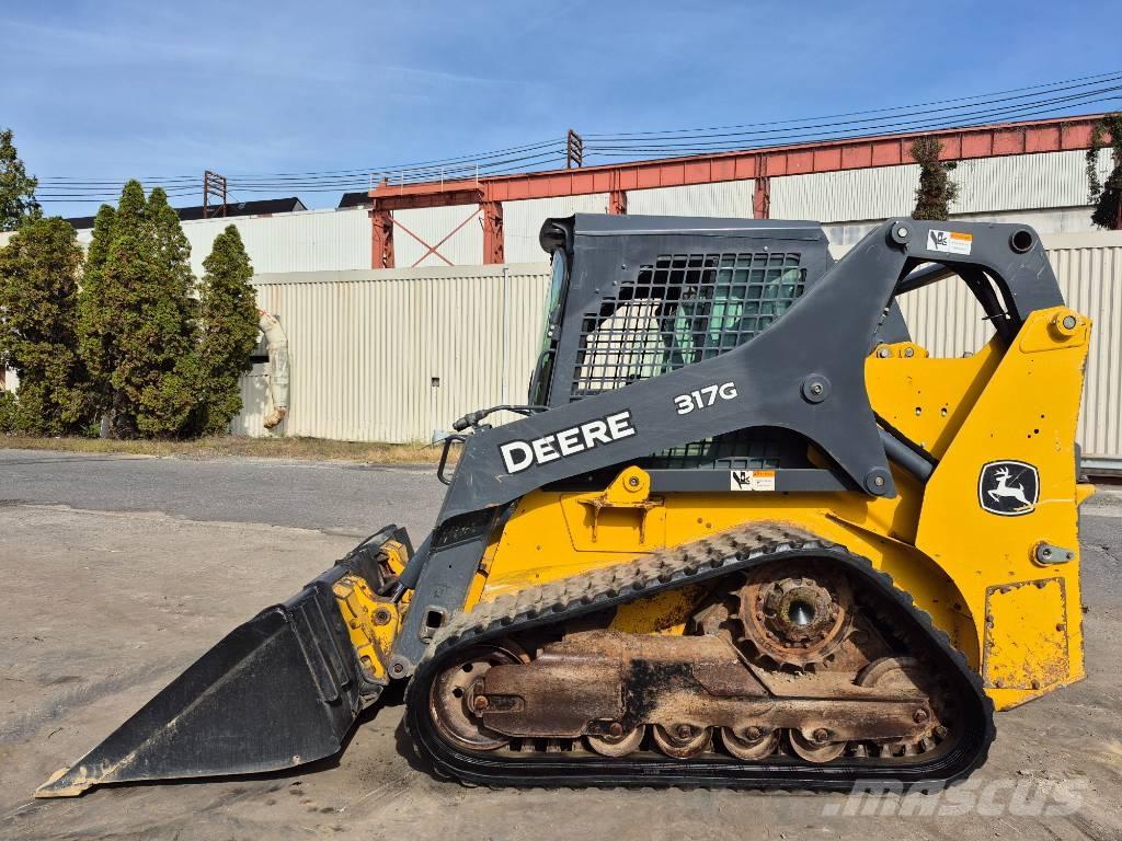 John Deere 317 Skid steer loaders