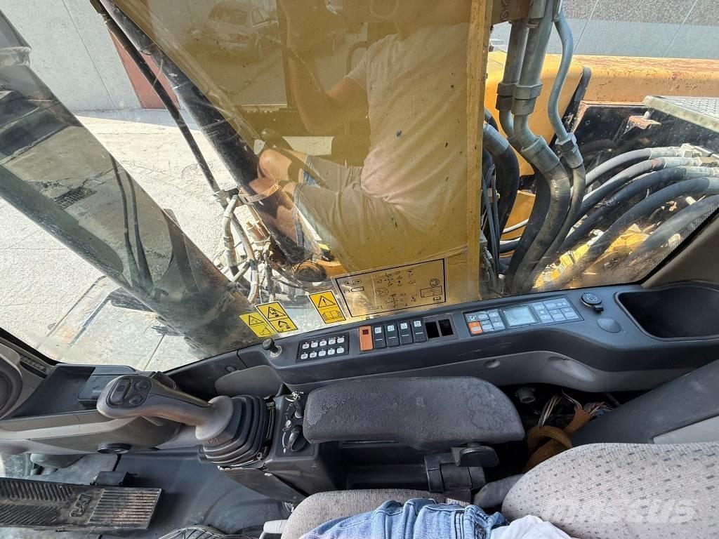 CAT M 322 D Wheeled excavators