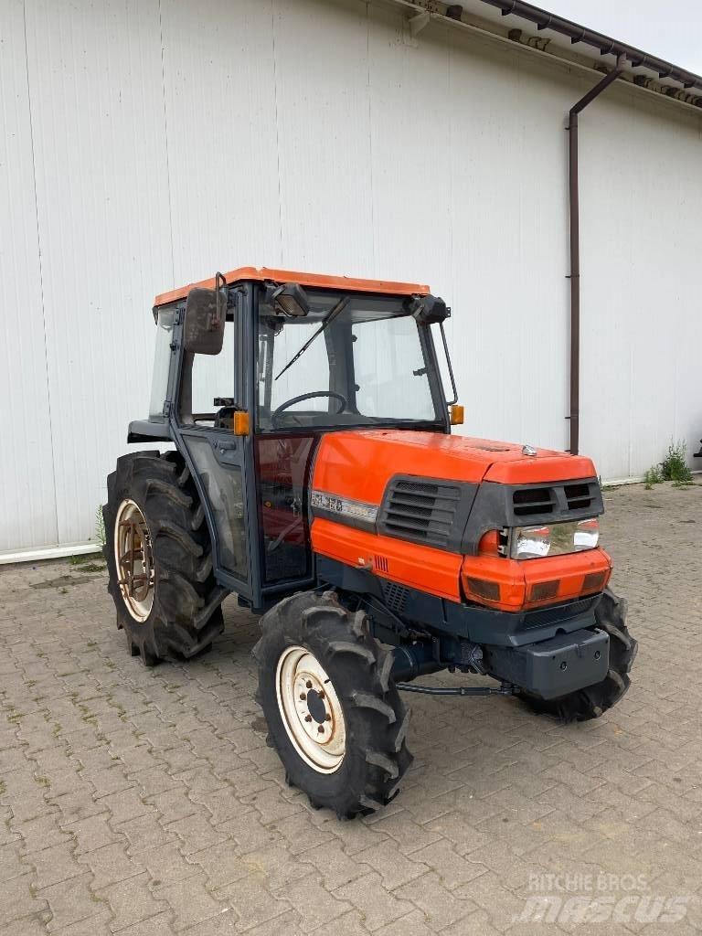 Kubota GL 320 Compact tractors