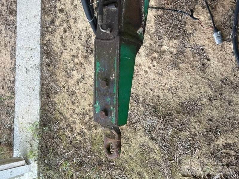 Keenan Compac 90 Receiving hoppers, blowers and elevators
