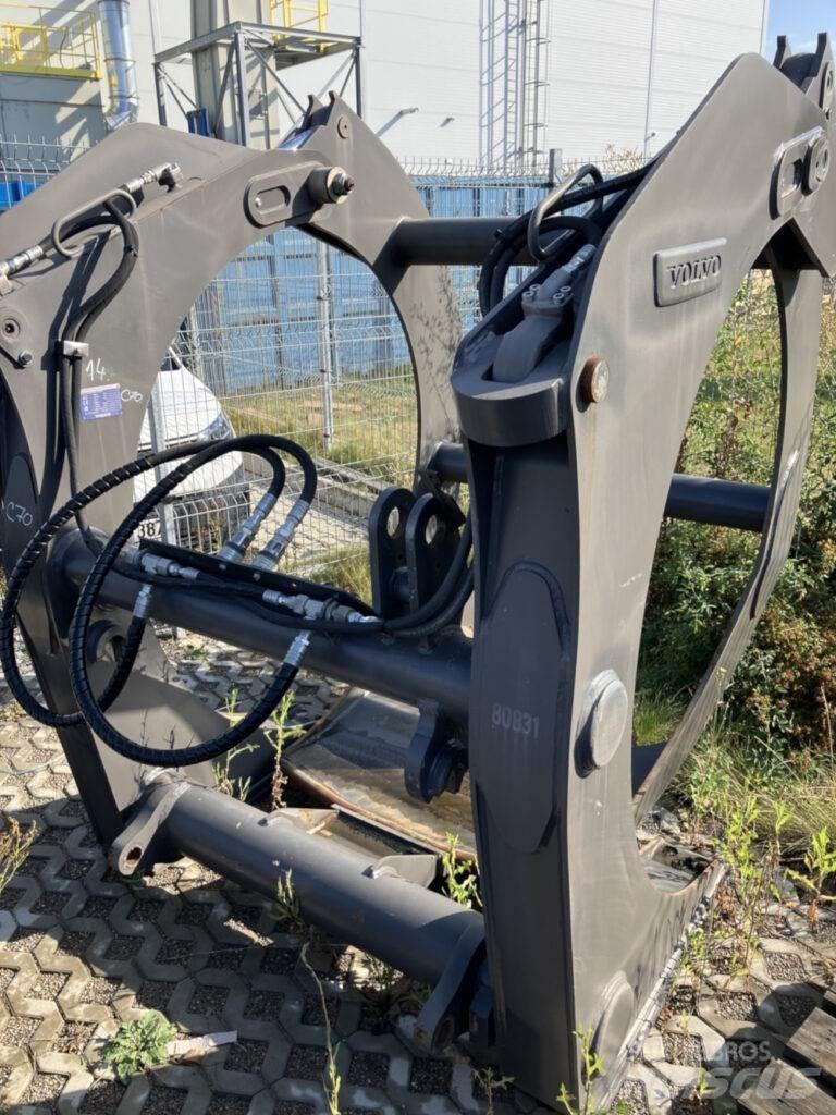 Volvo Holzgreifer Grapples