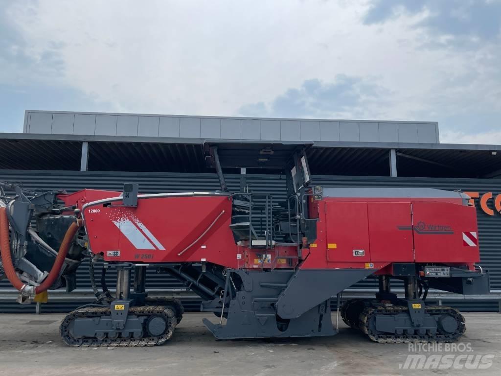 Wirtgen W 250 Asphalt cold milling machines