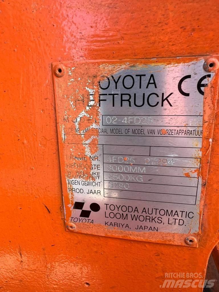 Toyota 02-4FD25 Diesel trucks