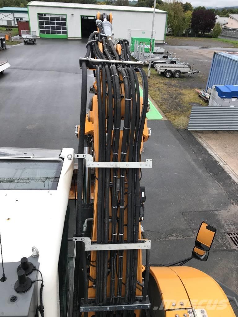 Liebherr A 918 Wheeled excavators