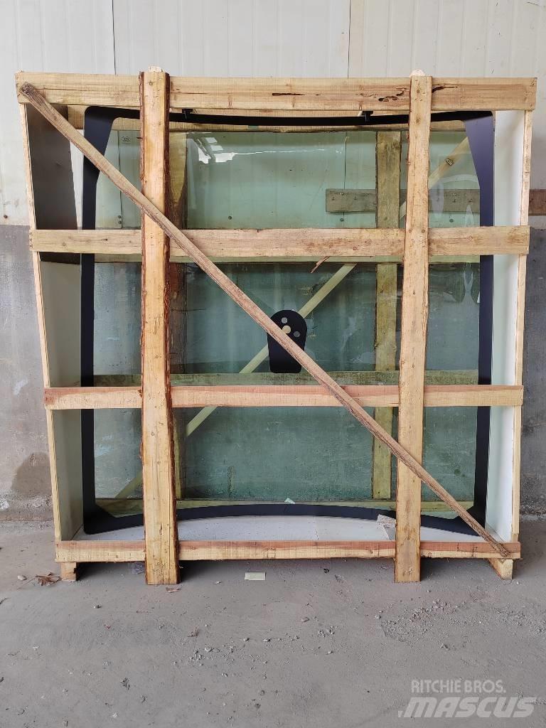 CLAAS Front window Cabins and interior