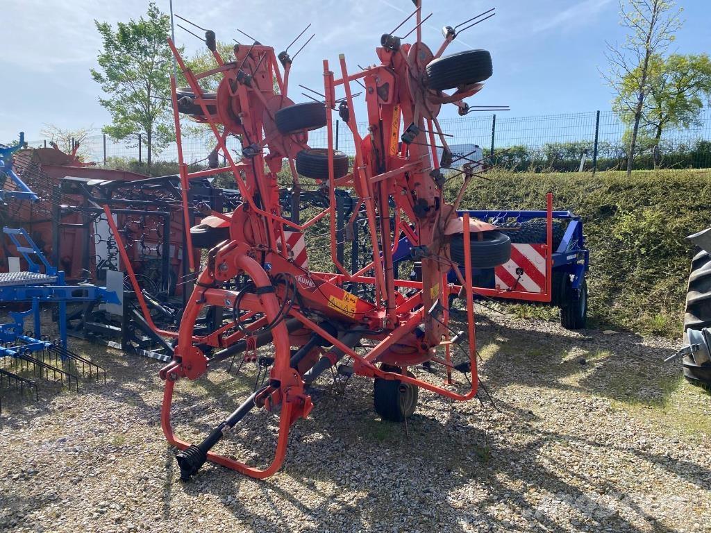 Kuhn GF8702 Rakes and tedders