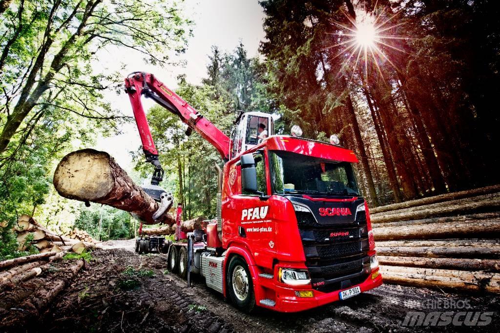 Scania R 590 Timber trucks