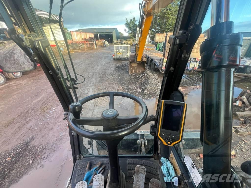 JCB JS 145 W Wheeled excavators