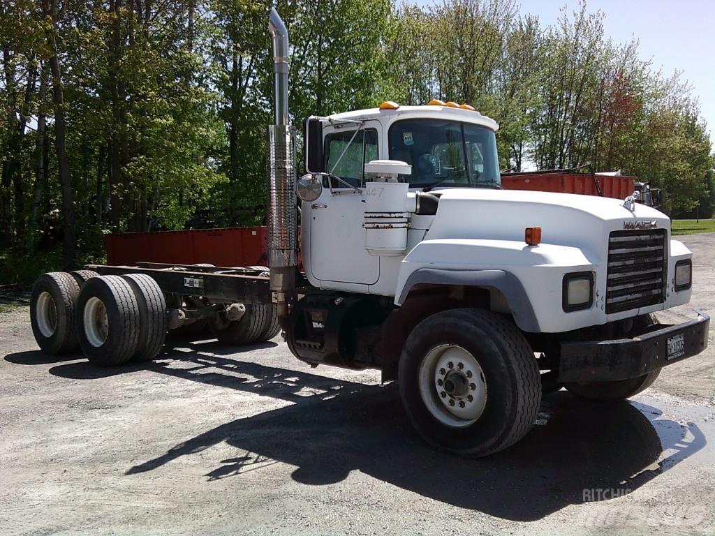 Mack RB 688 S Chassis Cab trucks