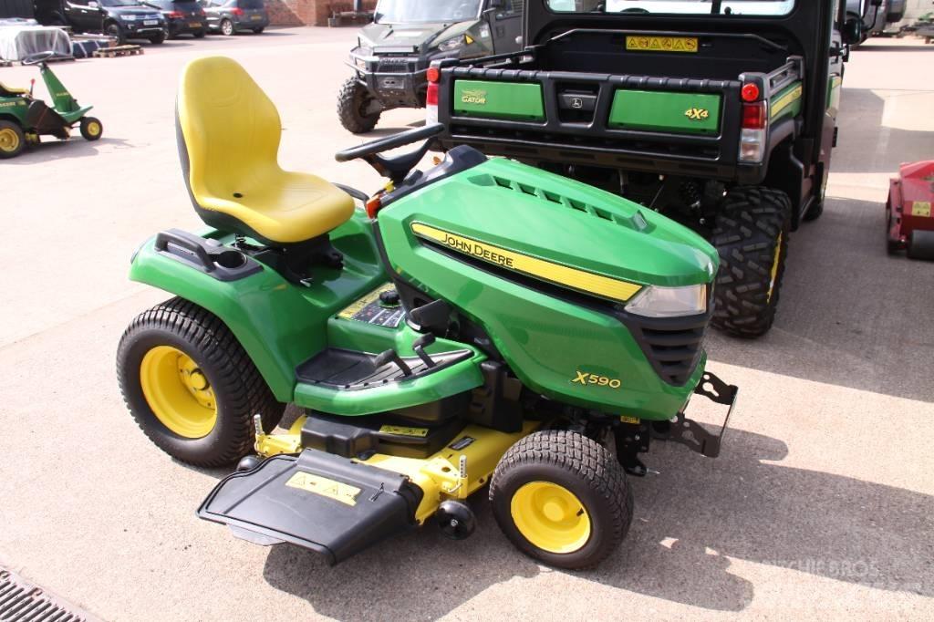 John Deere X 590 Riding mowers