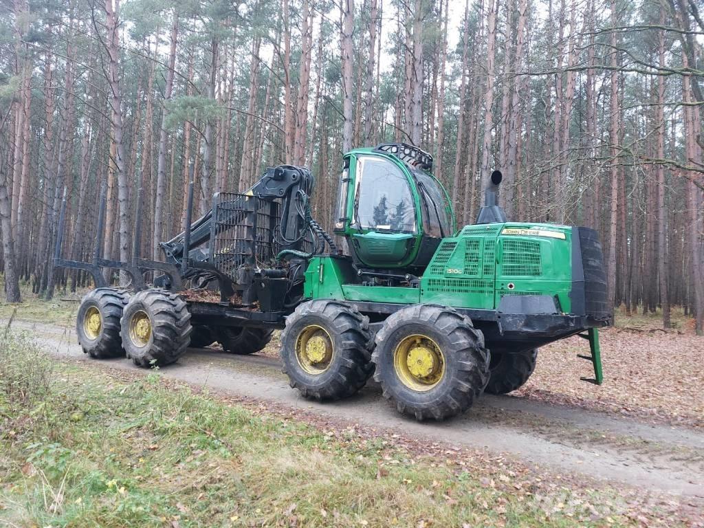 John Deere 1910 G Forwarders