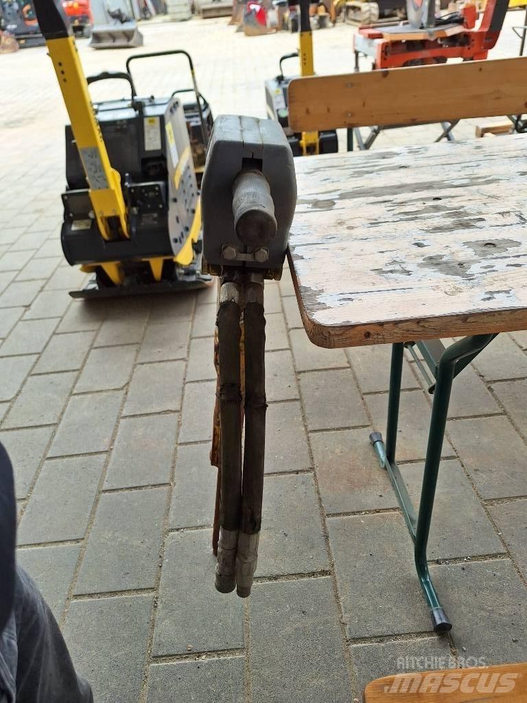 Atlas Copco LH 180 Hammers / Breakers