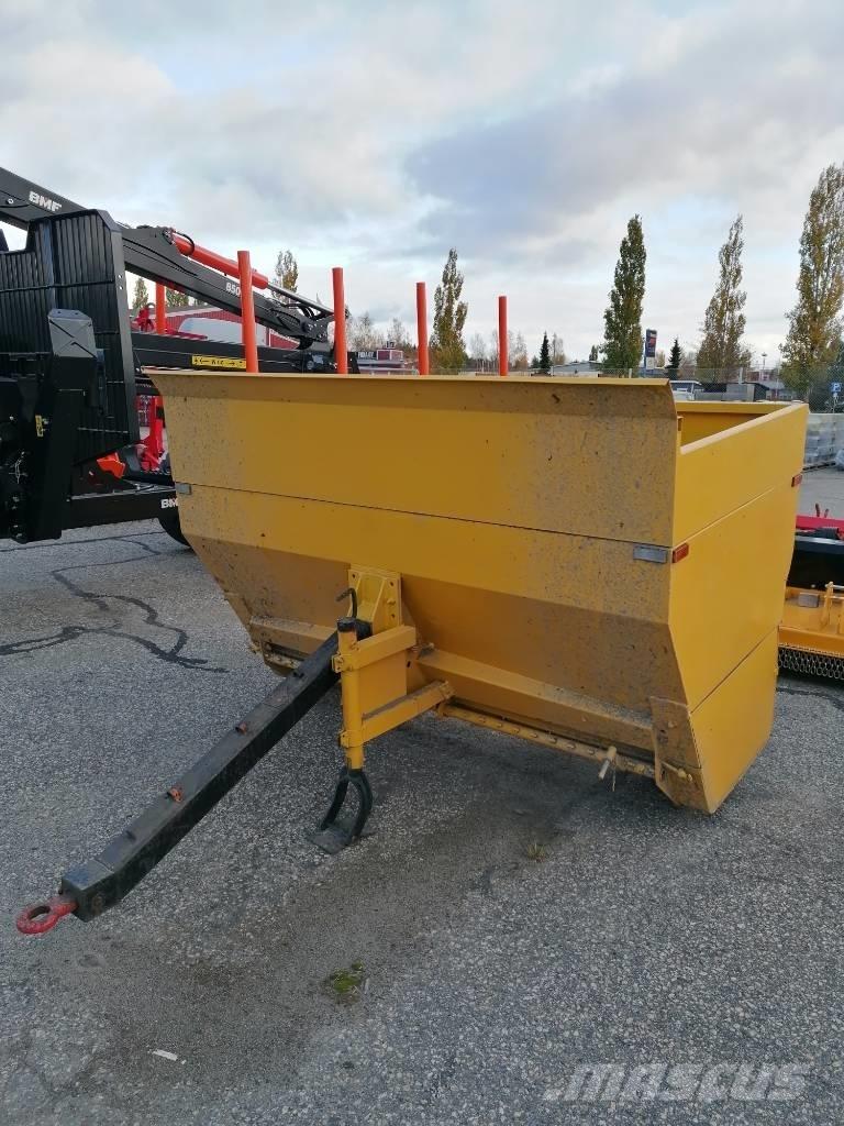 Epoke 200 Sand and salt spreaders