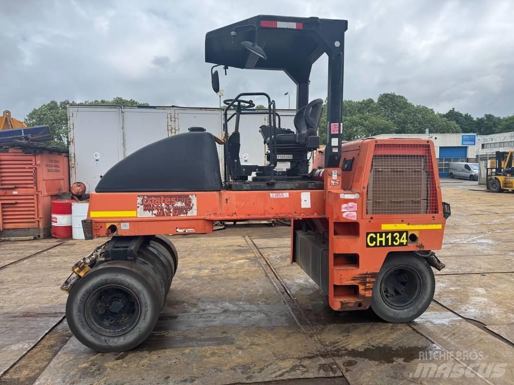 Dynapac CP 142 Pneumatic tired rollers