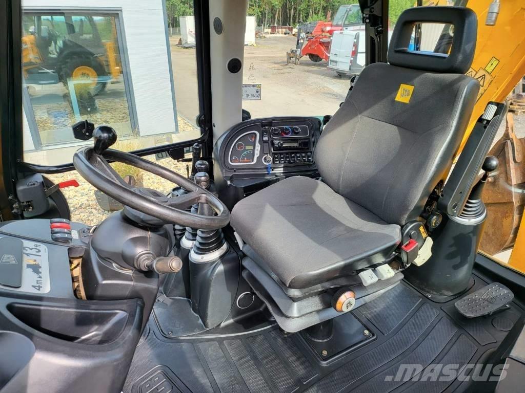 JCB 3 CX Backhoe loaders