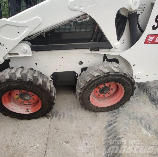 Bobcat S300 Skid steer loaders