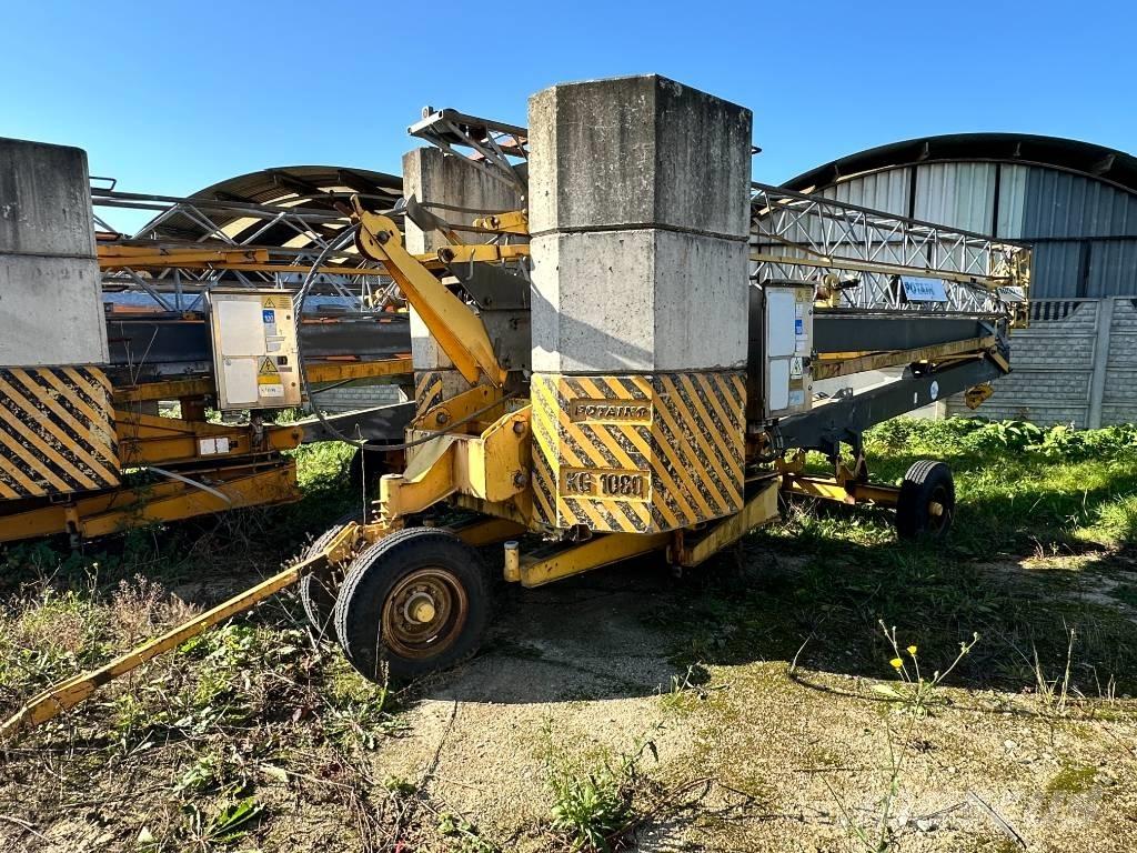 Potain HD 10 A Self erecting cranes
