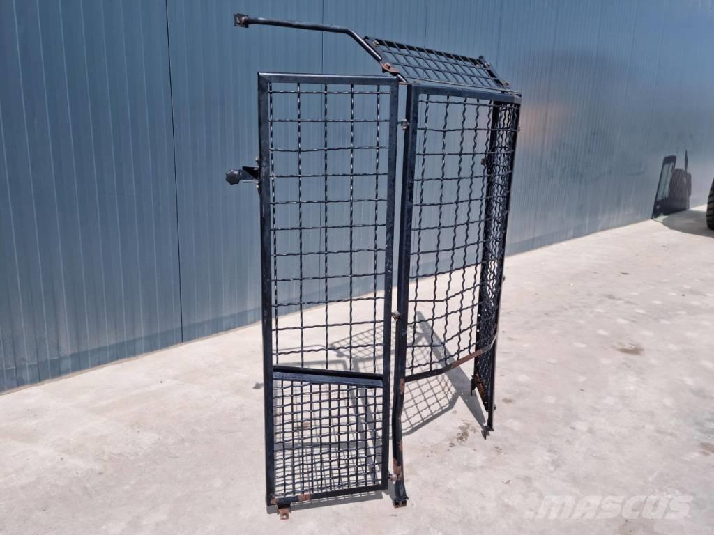 CAT 938K / 938M Cabins and interior