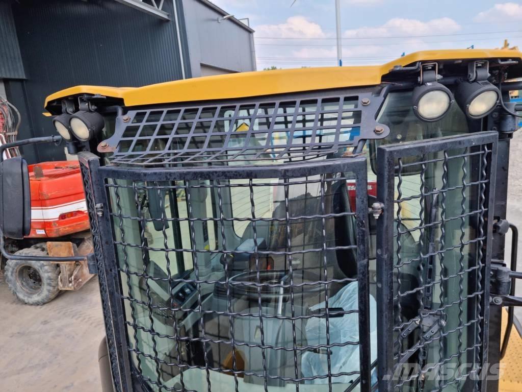 CAT 938K / 938M Cabins and interior