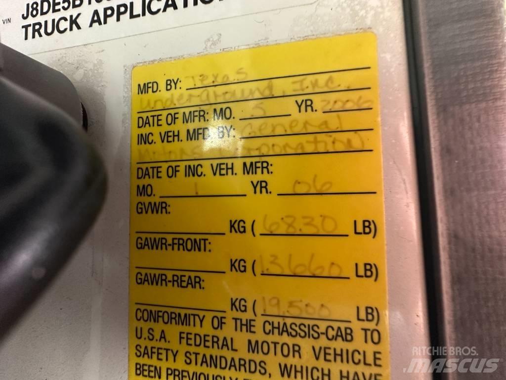 GMC W 5500 HD Combi / vacuum trucks