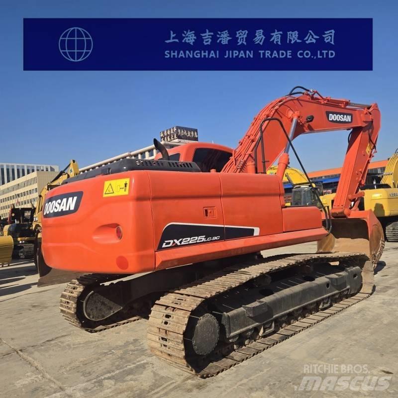 Doosan DX 225 Crawler excavators
