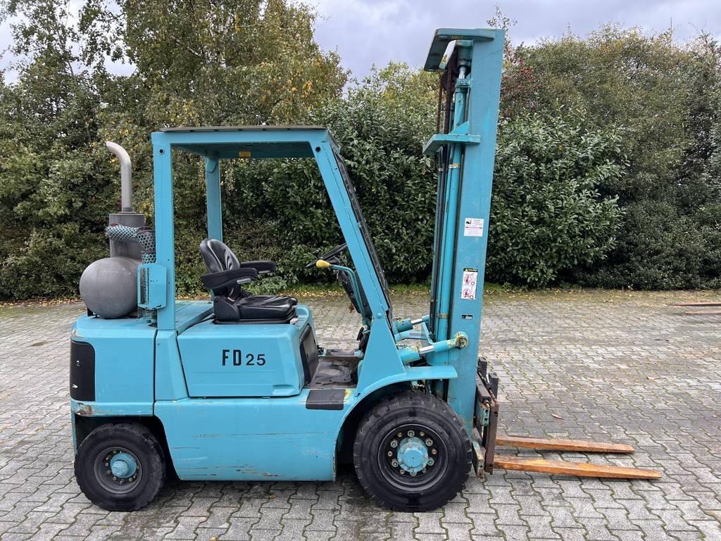 Mitsubishi FD25T Diesel trucks