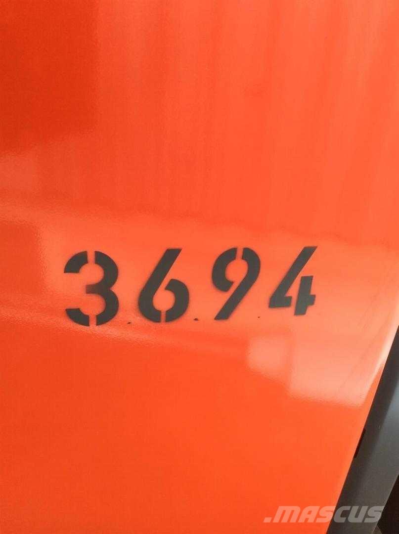 Linde L16I Self propelled stackers