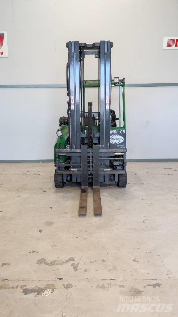 Combilift CB 3000 4-way reach trucks