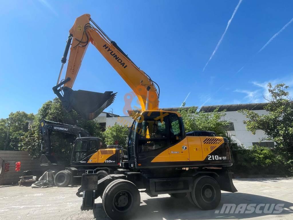 Hyundai R210W Wheeled excavators