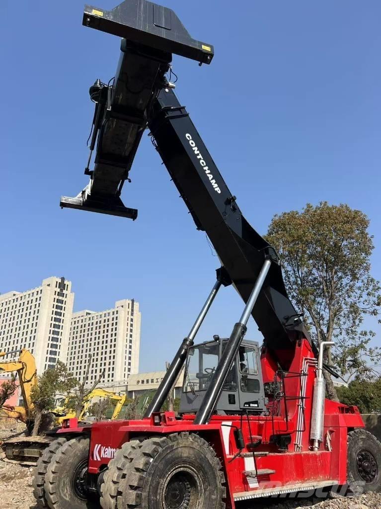 Kalmar DRT 450 Reachstackers