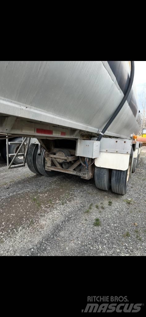Remtec 4 AXLES Tanker trailers