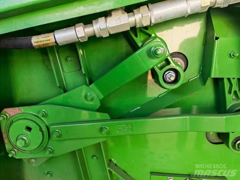 John Deere S670 Combine harvesters