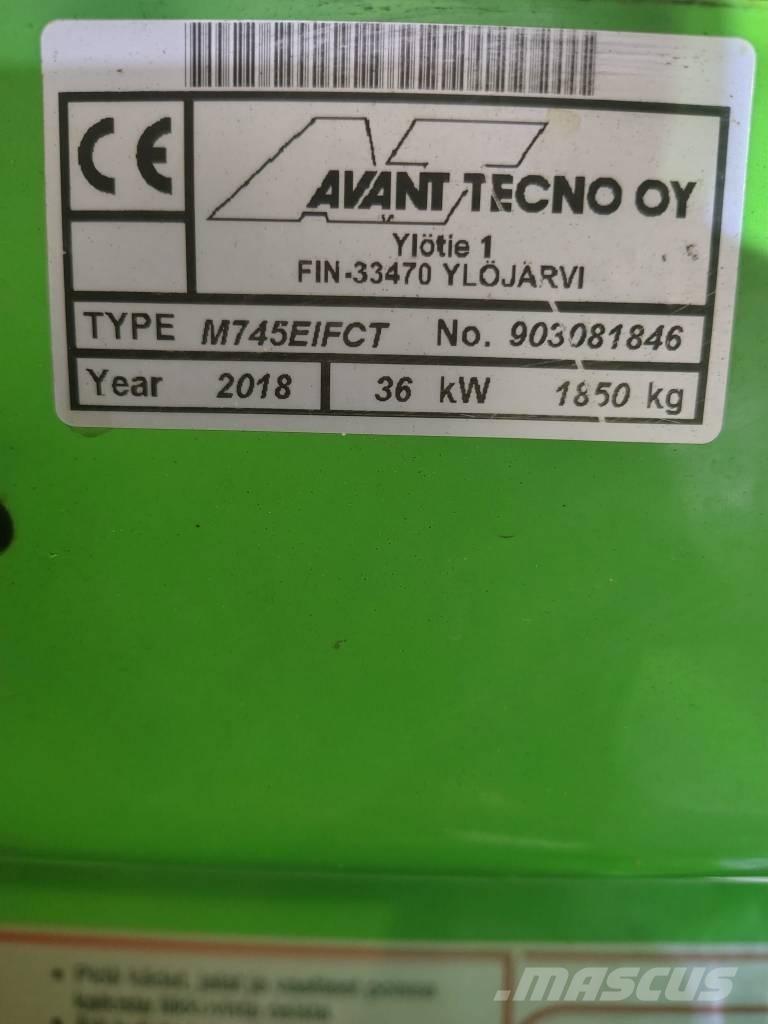 Avant 745 Mini loaders