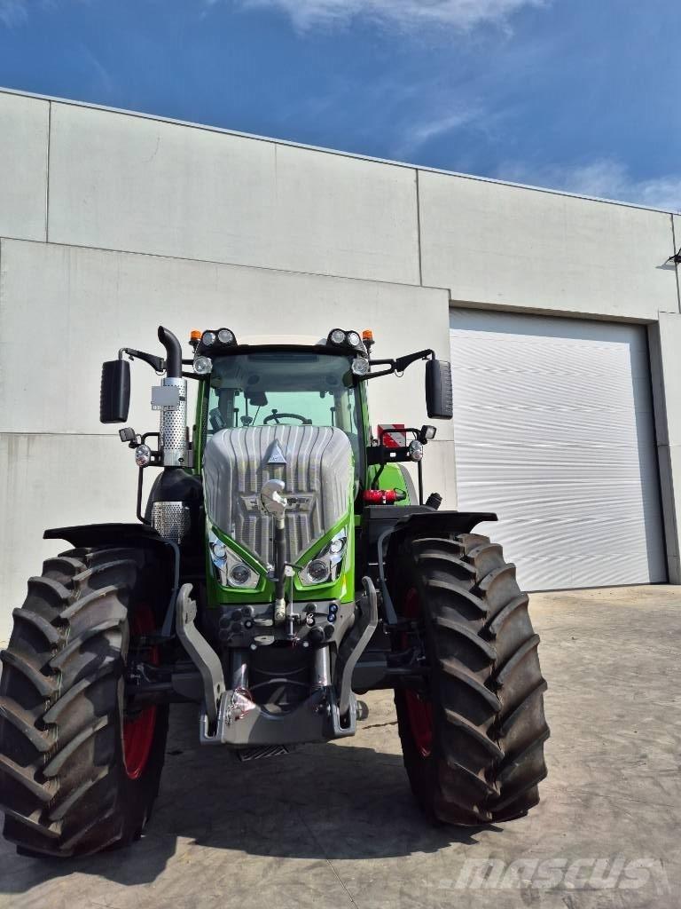 Fendt 822 Vario Tractors