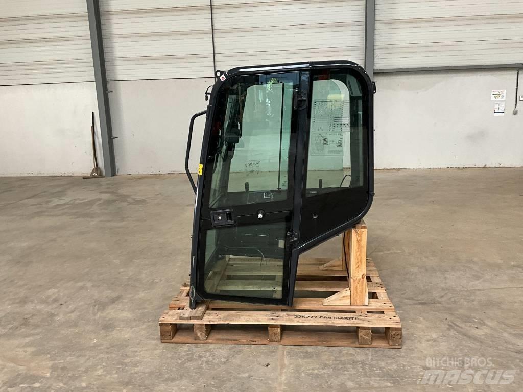 Kubota U 27-4 Cabins and interior