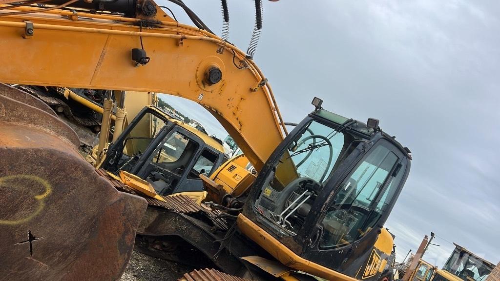 JCB 220 Transmission